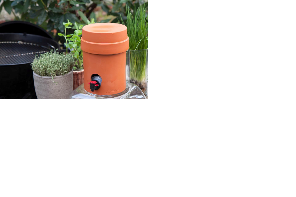Wijnkoeler voor BIB, ronde terracotta pot met deksel voor bag-in-box dranken tot 3 liter